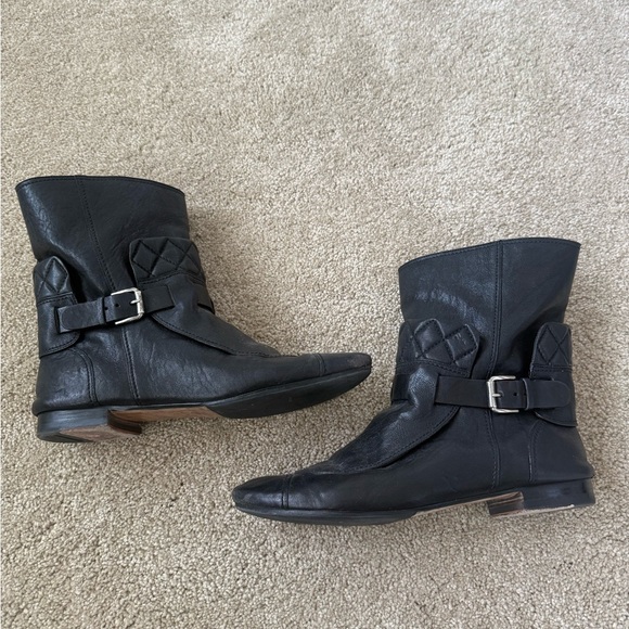 CHANEL leather boots - Picture 5 of 6